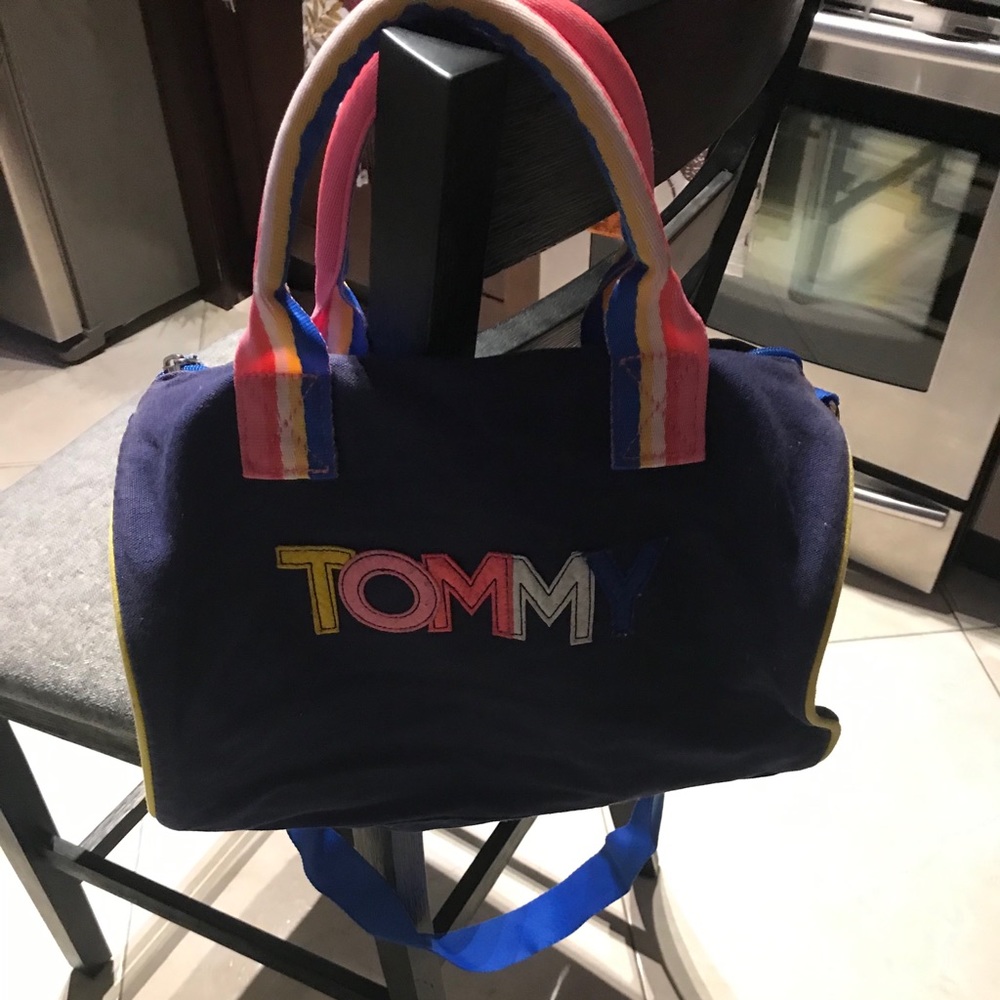 Tommy Hilfiger medium duffel bag